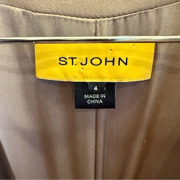 St. John Women's Taupe Lightweight Leather Jacket sz 4 - Picture 13 of 16